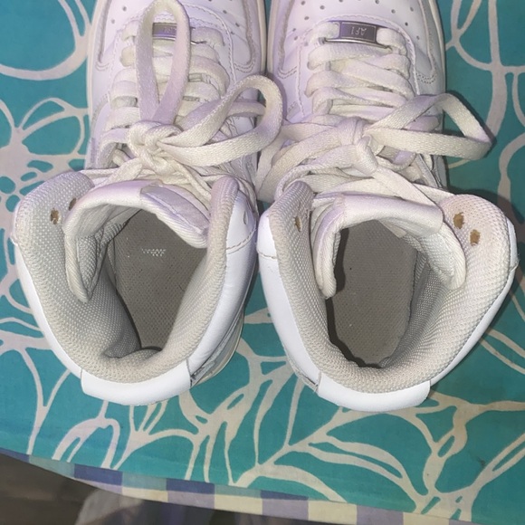 Air Force One Sneakers - Picture 4 of 7